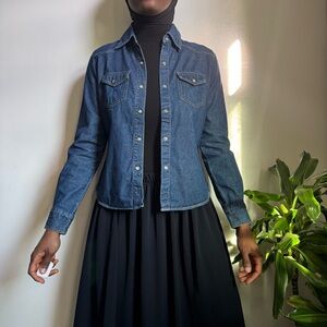 Vintage lightweight navy button down long sleeves denim shirt